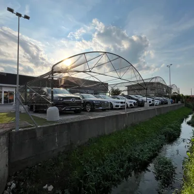 Strutture antigrandine per concessionarie