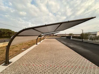 Pensilina auto ombreggiante antigrandine