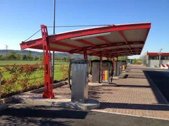 Pensiline impermeabili carico neve e fotovoltaico Pensiline impermeabili carico neve e fotovoltaico