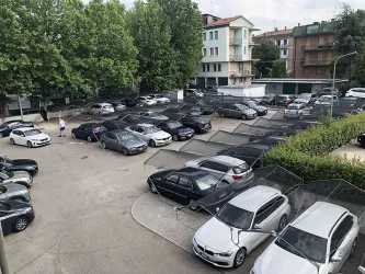 struttura-anti-grandine-per-auto